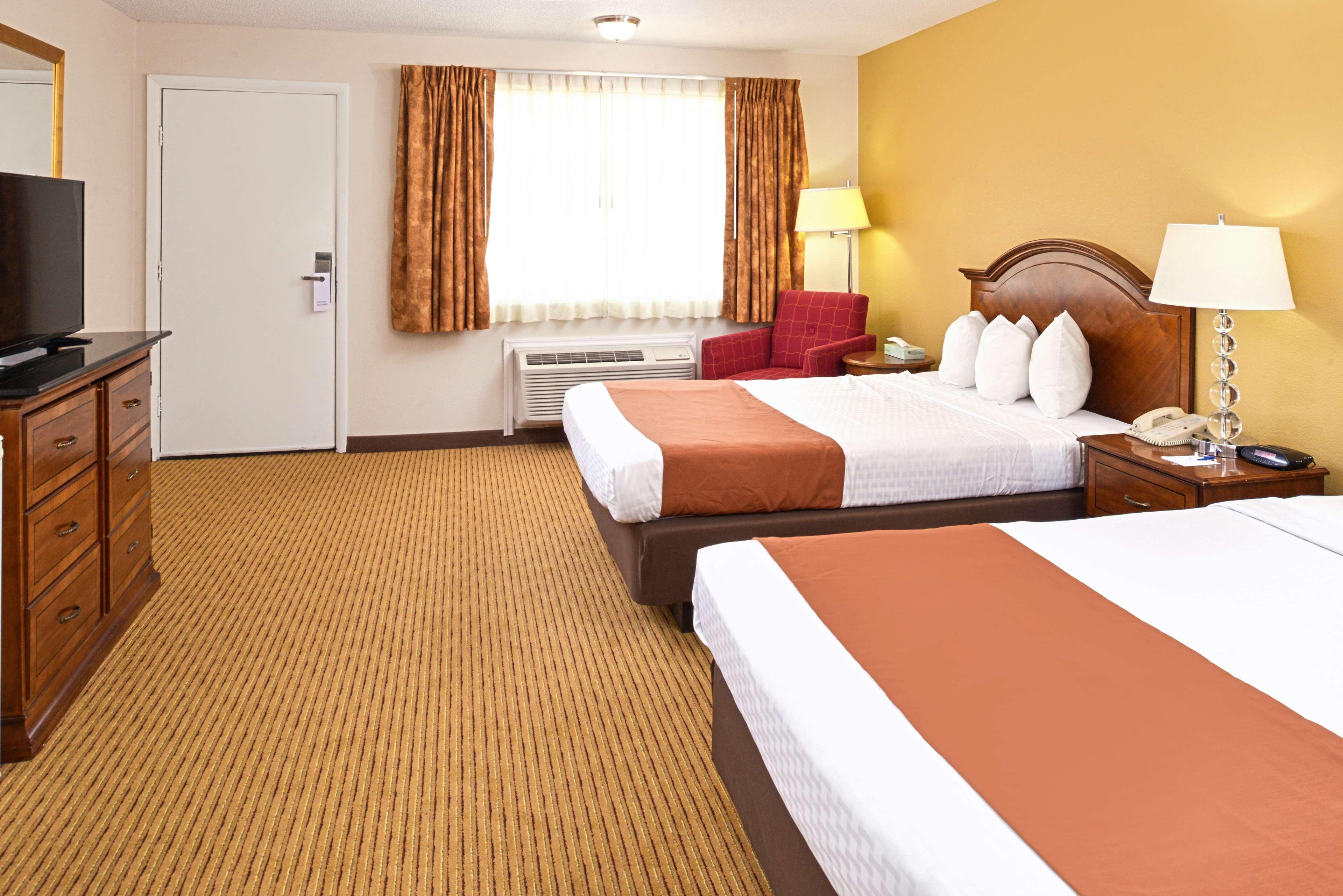 Americas Best Value Inn Платтсбург Экстерьер фото