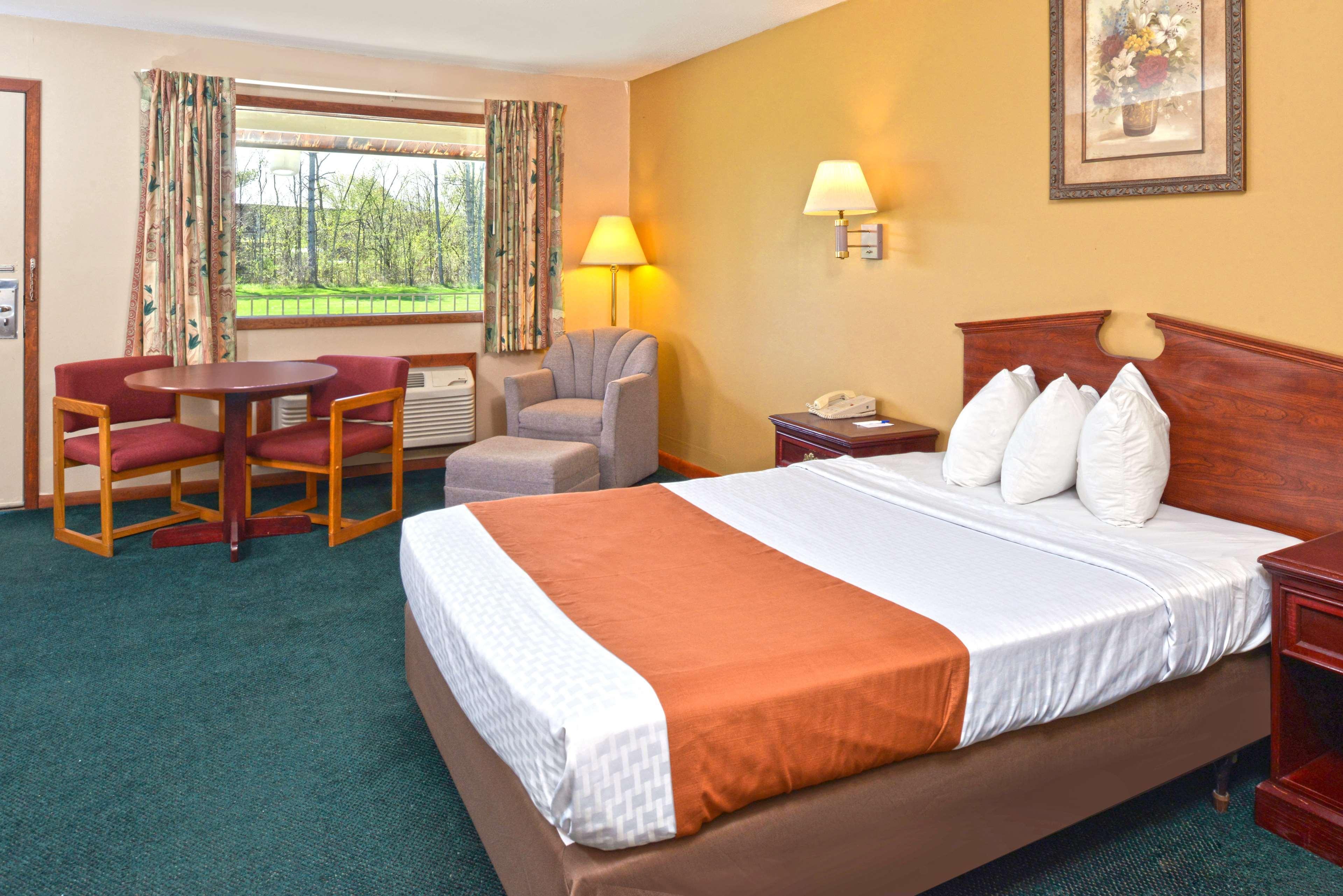 Americas Best Value Inn Платтсбург Экстерьер фото