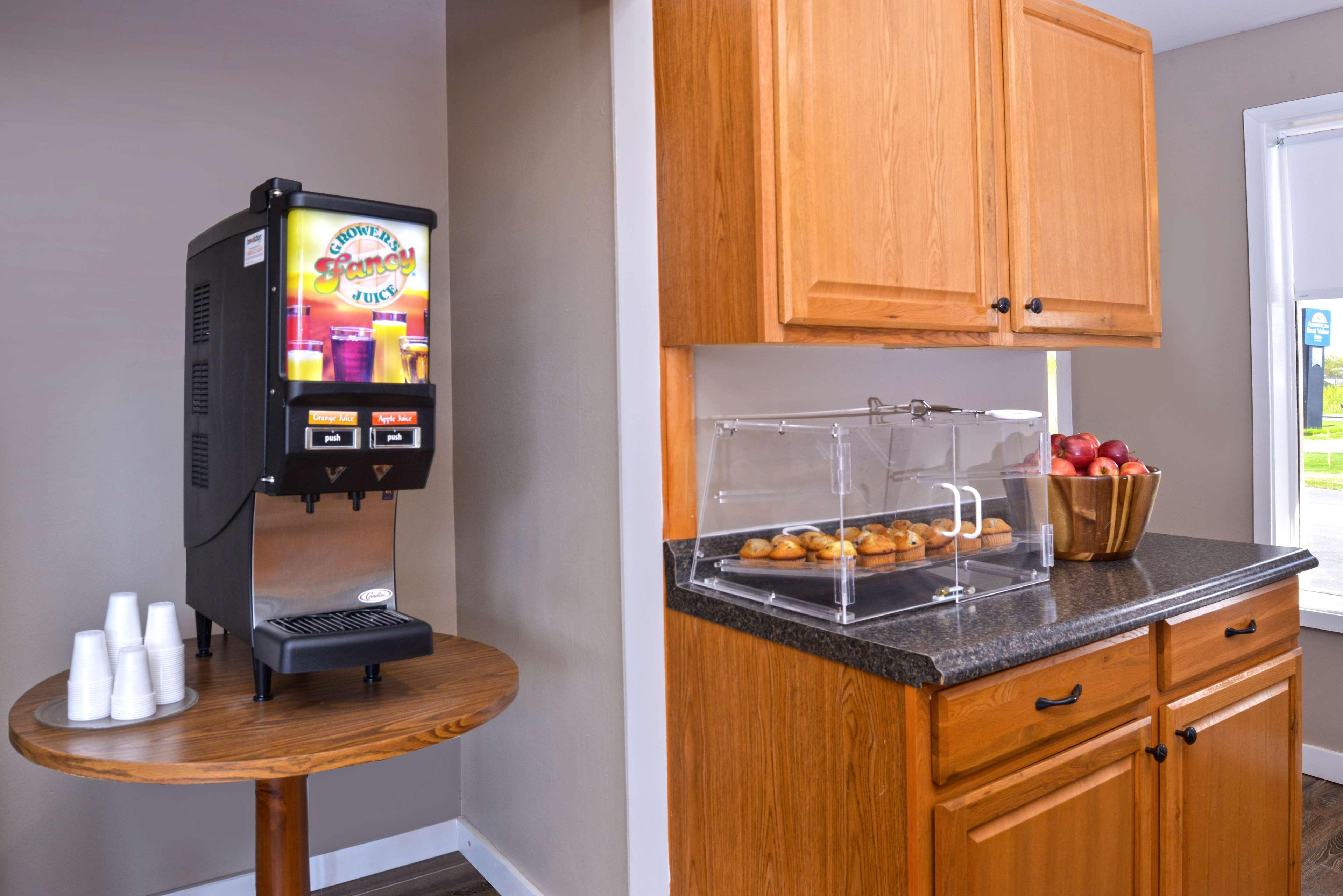 Americas Best Value Inn Платтсбург Экстерьер фото