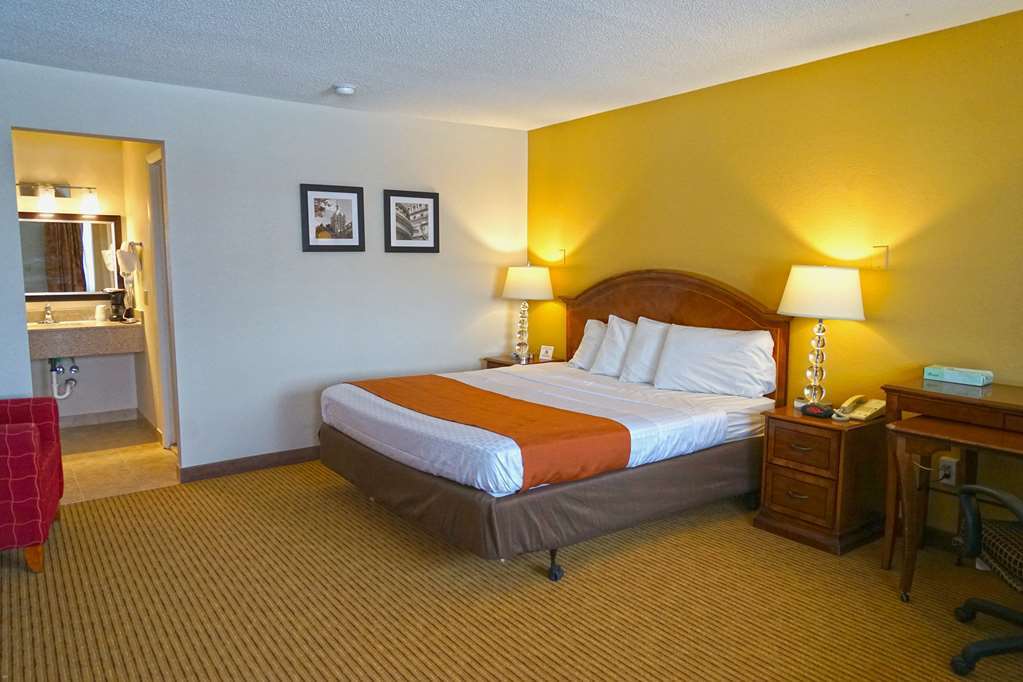 Americas Best Value Inn Платтсбург Номер фото