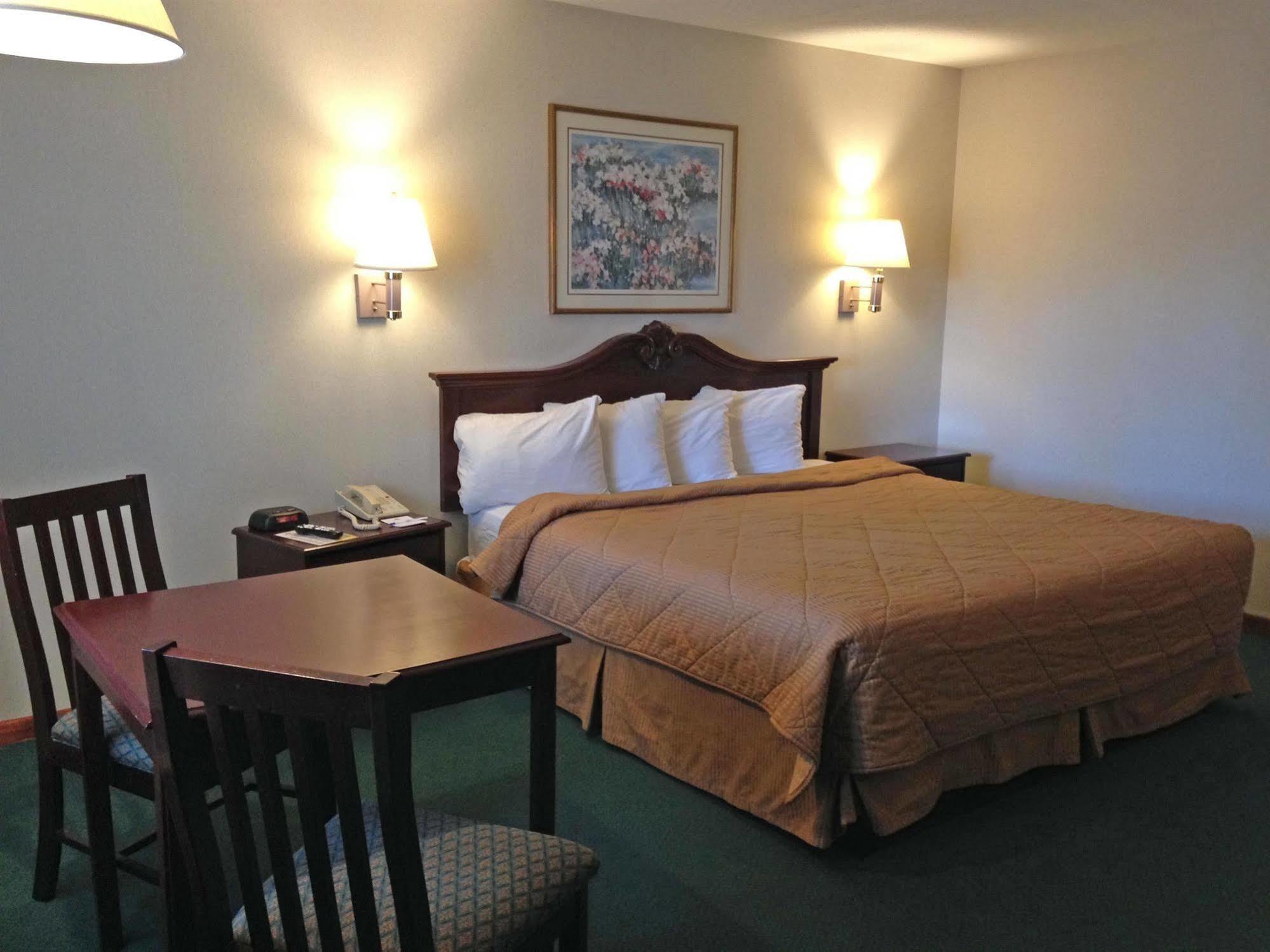 Americas Best Value Inn Платтсбург Экстерьер фото